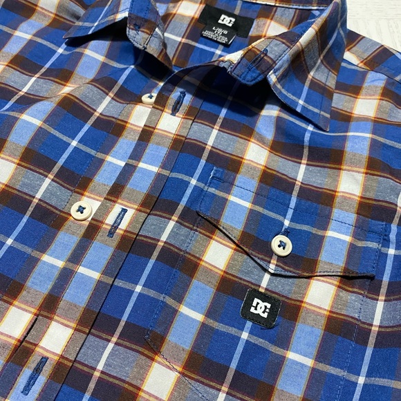 🌼 DC - Short Sleeve Shirt 🌼 - Picture 2 of 5